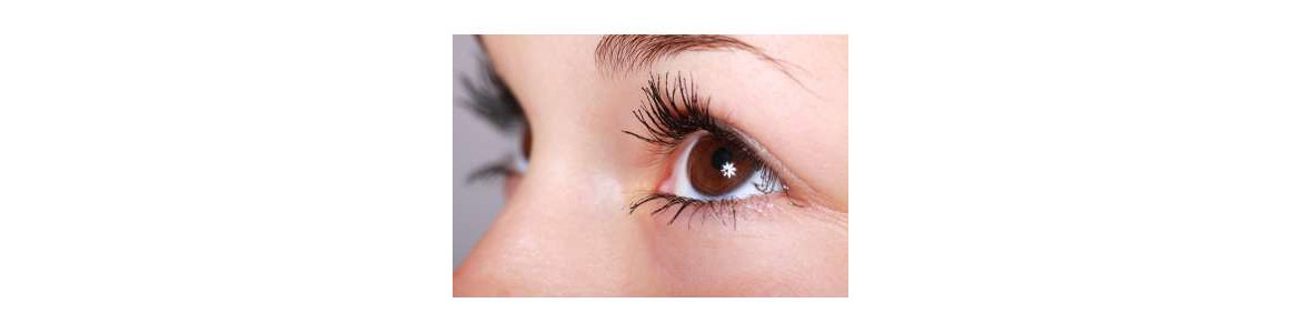 Як правильно доглядати за шкірою навколо очей - фото на Vitaminclub